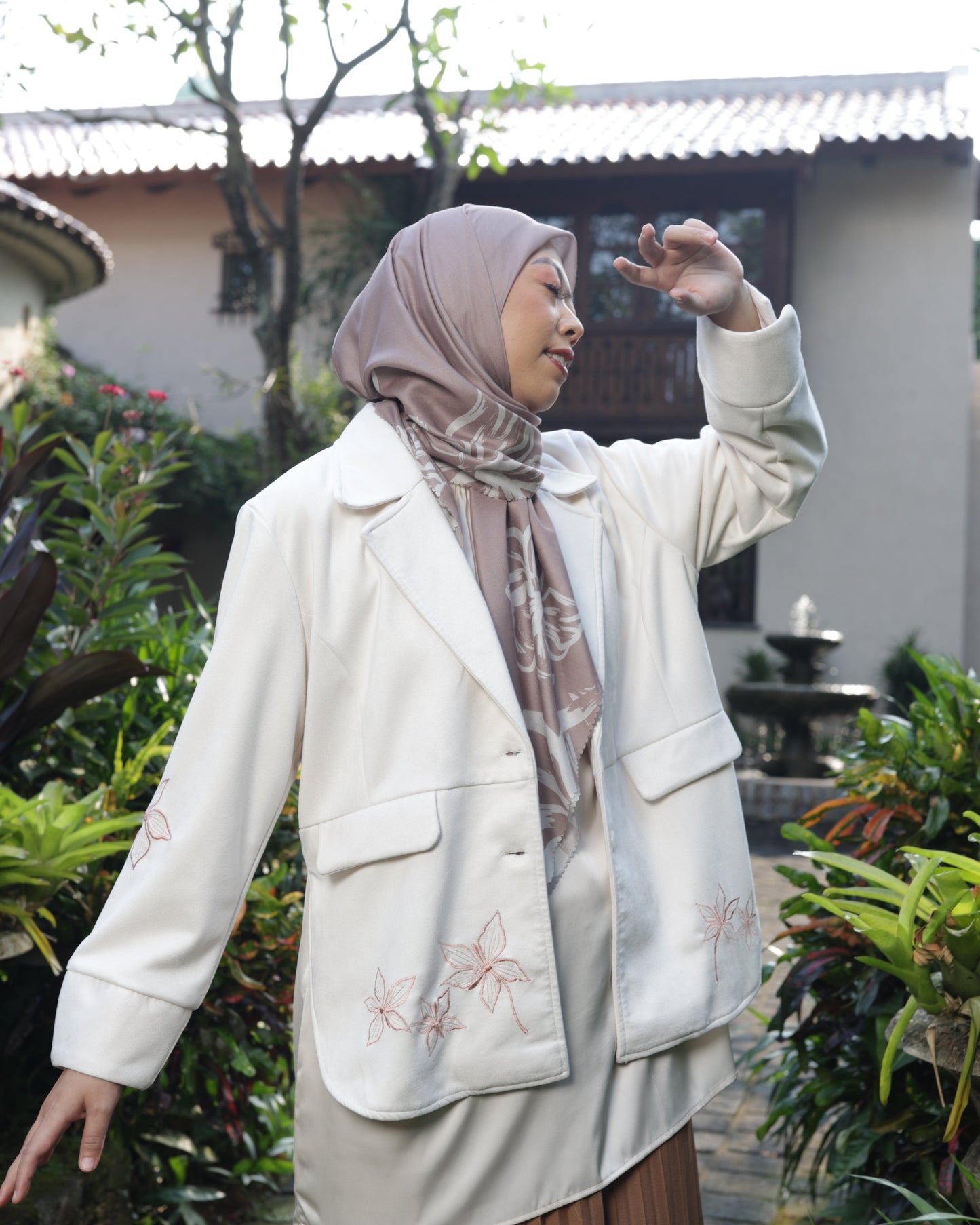 TAZIRA BLAZER