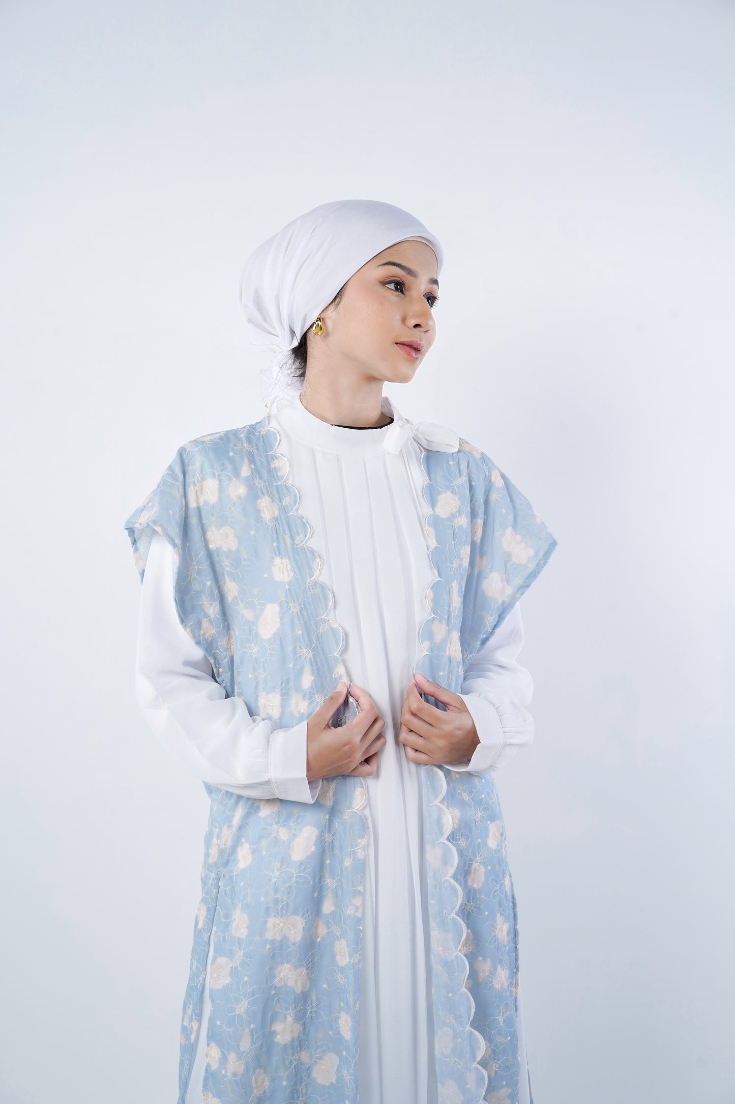 OUTER AURAYA